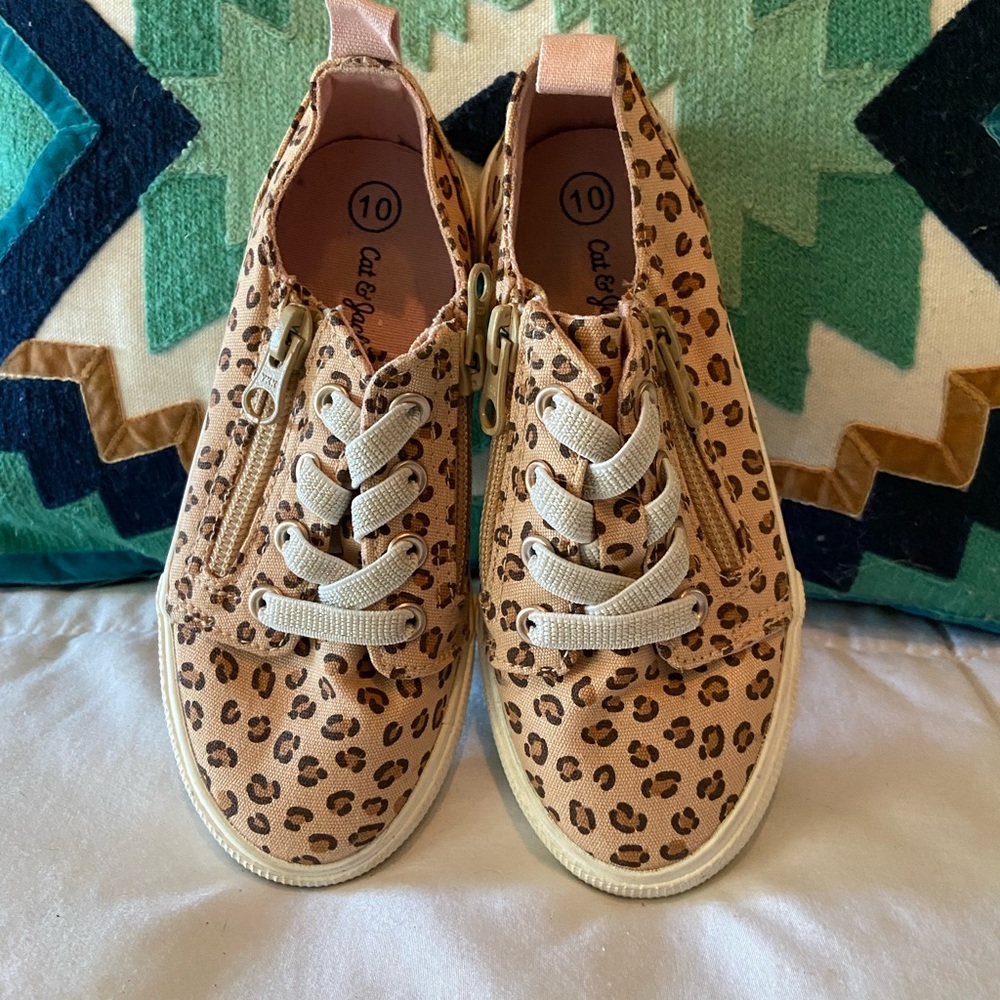 Cat and Jack size 10 girls shoes